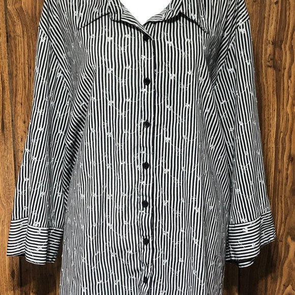Maggie Barnes Tops - Maggie Barnes Embroidered Collared shirt